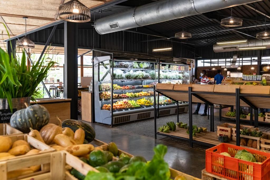 Le Gourmet Delicatessen